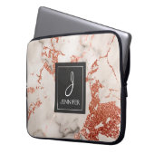 Rosa Gold Marmor Elegantes Monogramm Laptopschutzhülle (Vorderseite Links)
