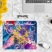 Rosa Goldschmetterlingsmotivation flüssig Abstrakt Mousepad