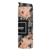 Rosa Granitgestein Textur mit Name und Monogramm Thermosbecher (Nach rechts gedreht)