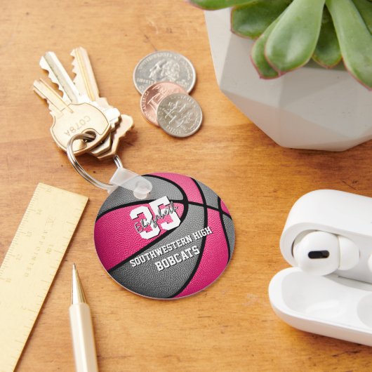 Rosa graue Mädchensportbasketballmannschaft Schlüsselanhänger (Schreibtisch)