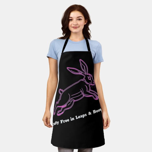 Rosa grausam in Leaps & Bounds Hare Schürze (Getragen)