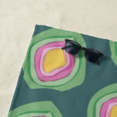 Rosa grüne Abstrakte Kreise Personalisiert Strandtuch (Beispiel)