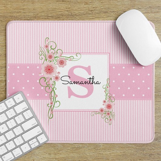 Rosa grüne Blüten und Streifen Mit Monogramm Mousepad