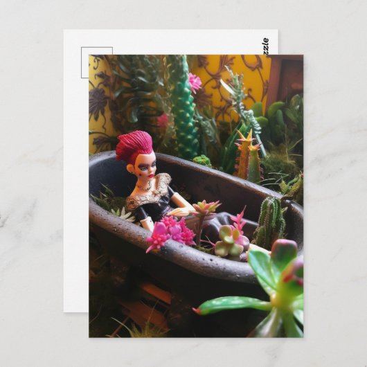 Rosa Haarbüppe in einer rosa Badewanne in der Wüst Postkarte (Vorne/Hinten)