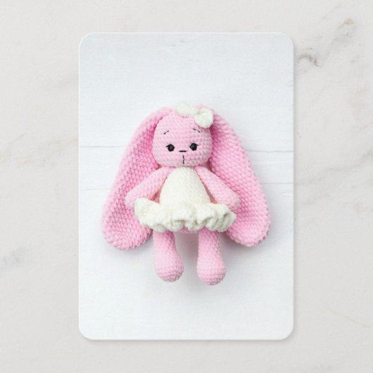 Rosa Häkelhase – Weiche Handmade-Ästhetik Begleitkarte (Vorderseite)