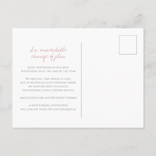 Rosa handgezeichnete Blatt-Monogramm-Trauung Storn Ankündigungspostkarte (Rückseite)