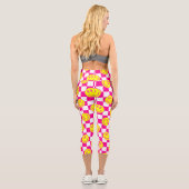 Rosa-Happy-Gesicht Karo Groovy Capri Leggings (Rückseite)