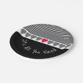 Rosa Herz akzentriert Pappteller (Schrägansicht)