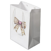 Rosa Herz Leopard Girly Bow Geburtstag Mittlere Geschenktüte (Rückseite Schrägansicht)
