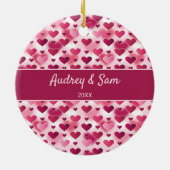 rosa Herz-Muster mit benutzerdefiniertem Text Keramik Ornament (Hinten)