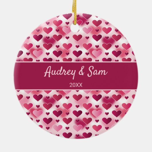 rosa Herz-Muster mit benutzerdefiniertem Text Keramik Ornament (Hinten)