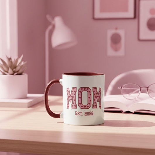 Rosa Herz Mutter Abschlussjahr Varsity-Design Tasse