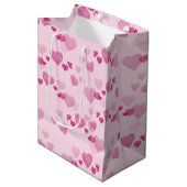 Rosa Herzen Mittlere Geschenktüte (Vorderseite Schrägansicht)