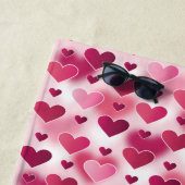 rosa Herzmuster mit Individuelle Name Strandtuch (Beispiel)