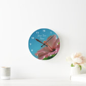 Rosa Hibiskus Blume Personalisiert Runde Wanduhr (Zuhause)
