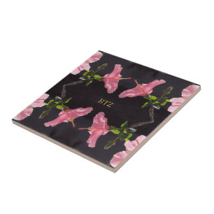 Rosa Hibiskus in Schwarz Fliese