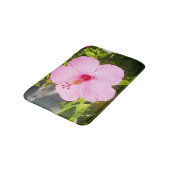 Rosa Hibiskus Tropische Blume Badematte (Schrägansicht)