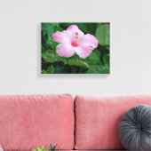 Rosa Hibiskusblüte Leinwanddruck (Insitu (Wohnzimmer))