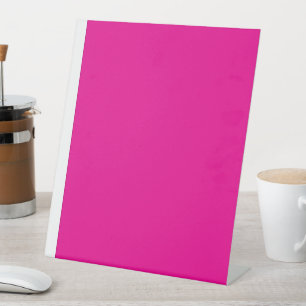 Rosa Hintergrund mit schwarzen Grenz-Design-Ideen Sockelschild