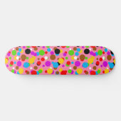 Rosa Hintergrundfarbe farbige Polka Punkte Skateboard (Horizontal)