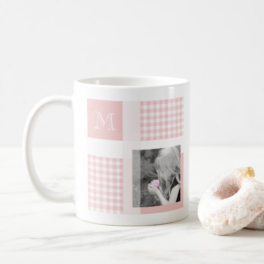 Rosa Hinzufügen Ihres Fotos Gingham Modern Monogra Kaffeetasse (Mit Donut)
