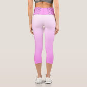 Rosa Hochwaisted Capris mit lila Herzen (Rückseite)