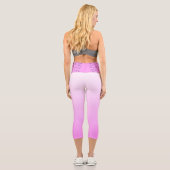 Rosa Hochwaisted Capris mit lila Herzen (Rückseite)