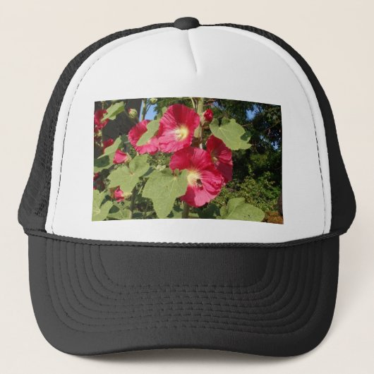 Rosa Hollyhock Truckerkappe (Vorderseite)