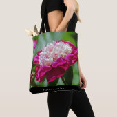 Rosa Hütte Peony Garden Blume mit Text Tasche (Von Nahem)