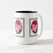 "Rosa Iris-Blumen-Tasse " Zweifarbige Tasse (VorderseiteRechts)