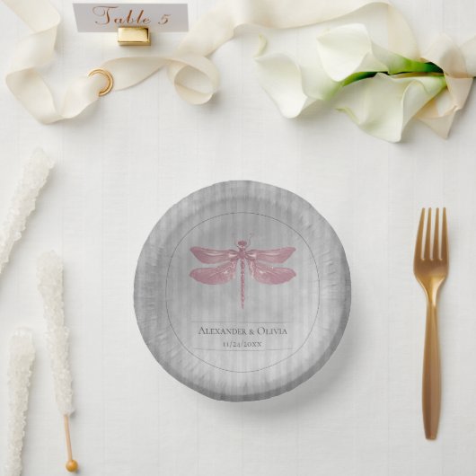 Rosa Jeweled Dragonfly Wedding Pappteller (Hochzeit)