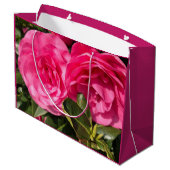 Rosa Kamelie Große Größe Geschenktüte (Rückseite Schrägansicht)