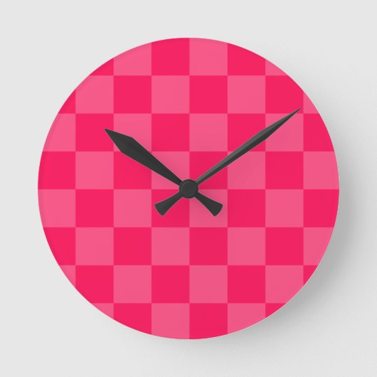 Rosa karierter Hintergrund Runde Wanduhr (Vorderseite)