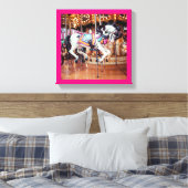 Rosa Karussellpferd auf dem Karussell Leinwanddruck (Insitu (Schlafzimmer))