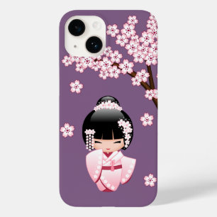 Rosa Kimono Kawaii Kokeshi-Puppe auf Lila Case-Mate iPhone 14 Hülle
