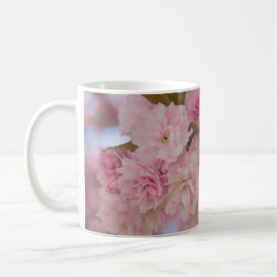 ROSA KIRSCHBLÜTE IN NAHAUFNAHME-FOTOGRAFIE KAFFEETASSE