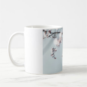 ROSA KIRSCHBLÜTE IN NAHAUFNAHME-FOTOGRAFIE KAFFEETASSE