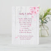 Rosa Kirschblüten auf Holzhochzeit Einladung (Stehend Vorderseite)