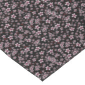Rosa Kirschblüten auf Schwarz Tischdecke (Schrägansicht)