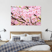 Rosa Kirschblüten über den Sakura-Bäumen Leinwanddruck (Insitu (Schlafzimmer))