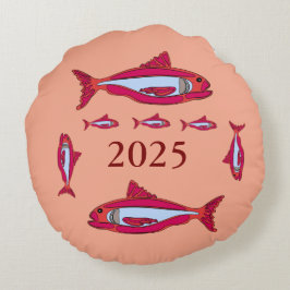 Rosa Kissen mit rotem Fisch 2025