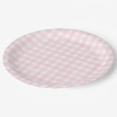 Rosa Klassisches Gingham Pappteller (Schrägansicht)