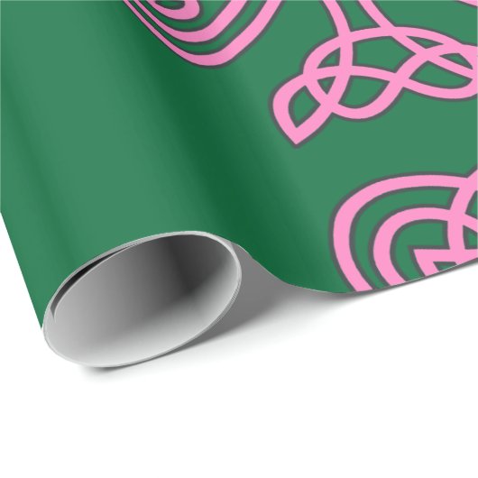 Rosa Kleeblatt auf grünem Hintergrundpapier Geschenkpapier (Rolleneckpunkt)