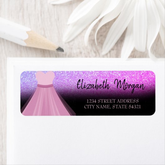 Rosa Kleid, Glitzer Bokeh, Schwarzes Adressetikett (Insitu)