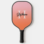 Rosa Koralle und Orange Ombre Monogram Pickleball Schläger (Rückseite)