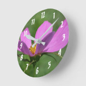 Rosa Kosmos-Blume Nah Runde Wanduhr (Winkel)