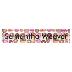 Rosa Krapfen-Typografie und Watercolor-niedliche Namensplakette