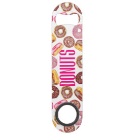 Rosa Krapfen-Typografie und Watercolor-niedliche Speedflaschenöffner