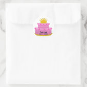 Rosa Kuchen mit Kronengeburt Runder Aufkleber (Tasche)