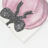 Rosa Kürbis mit schwarzem Bug Fleecedecke (Ecke)
